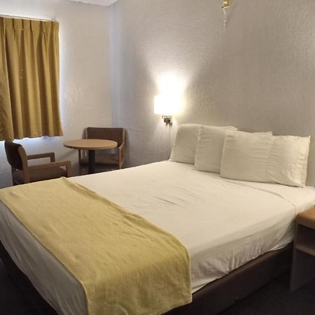 Ez 8 Motel San Jose I Kültér fotó