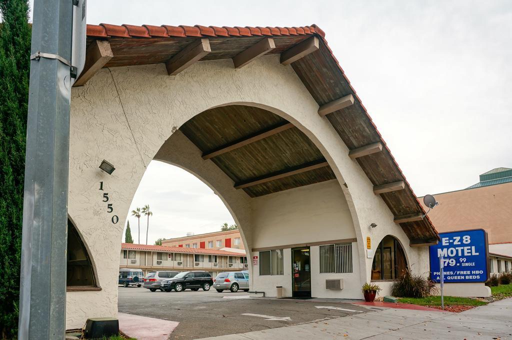 Ez 8 Motel San Jose I Kültér fotó